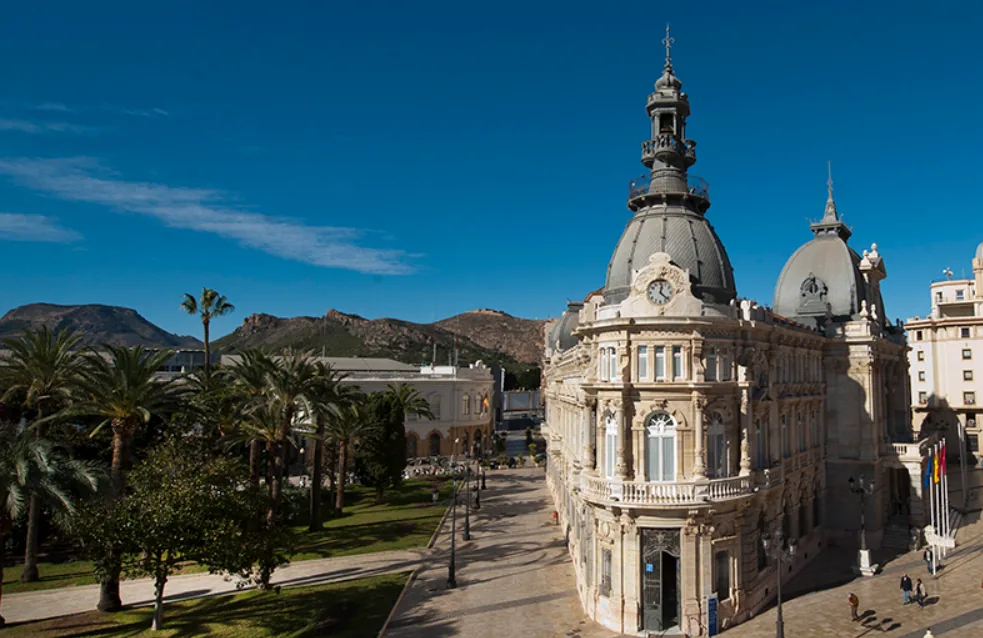 Palacio Consistorial de Cartagena, edificio modernista del casco histórico donde Inteclia atiende a clientes de la ciudad